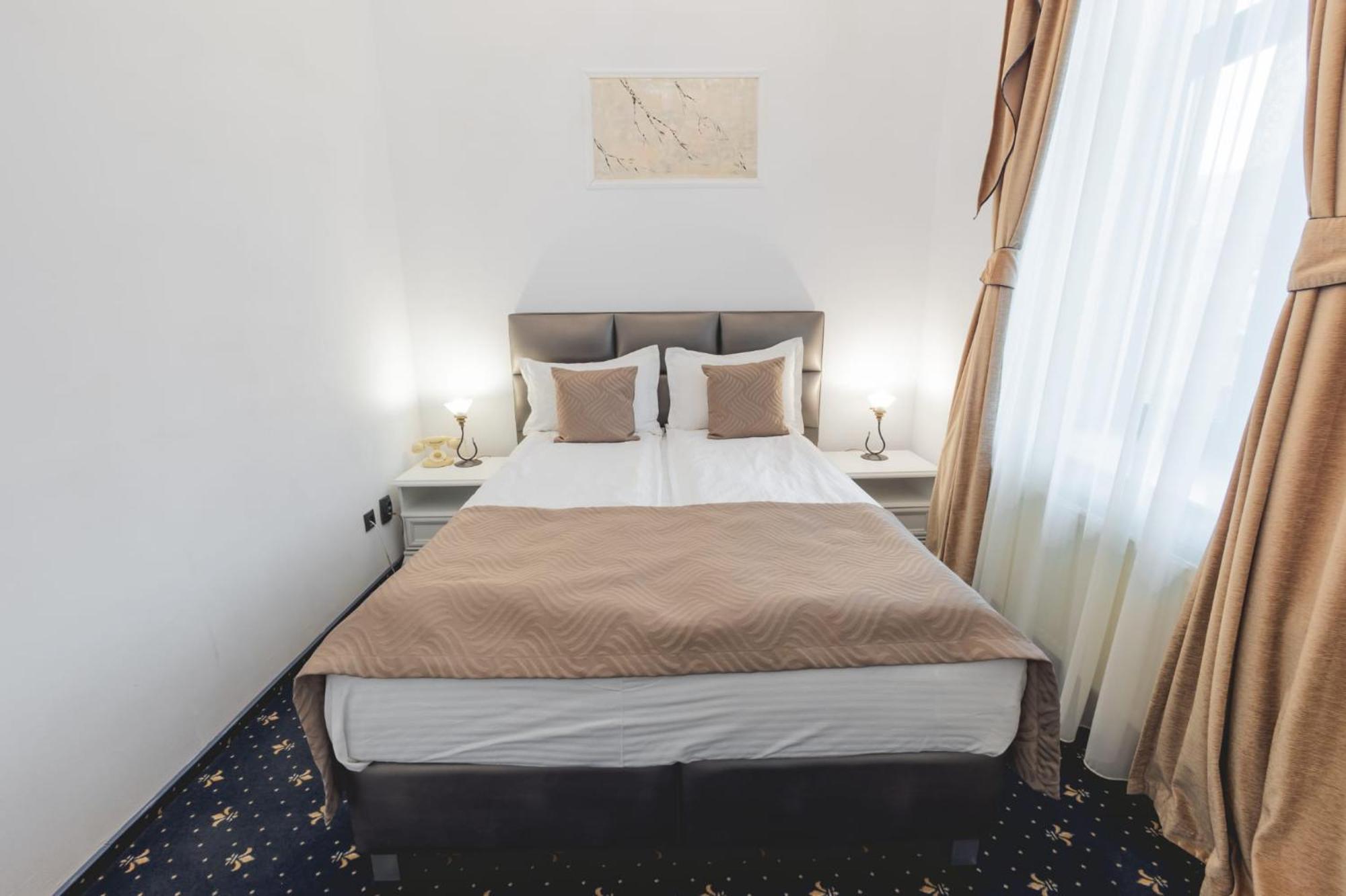 Hotel Carol - Vatra Dornei Εξωτερικό φωτογραφία