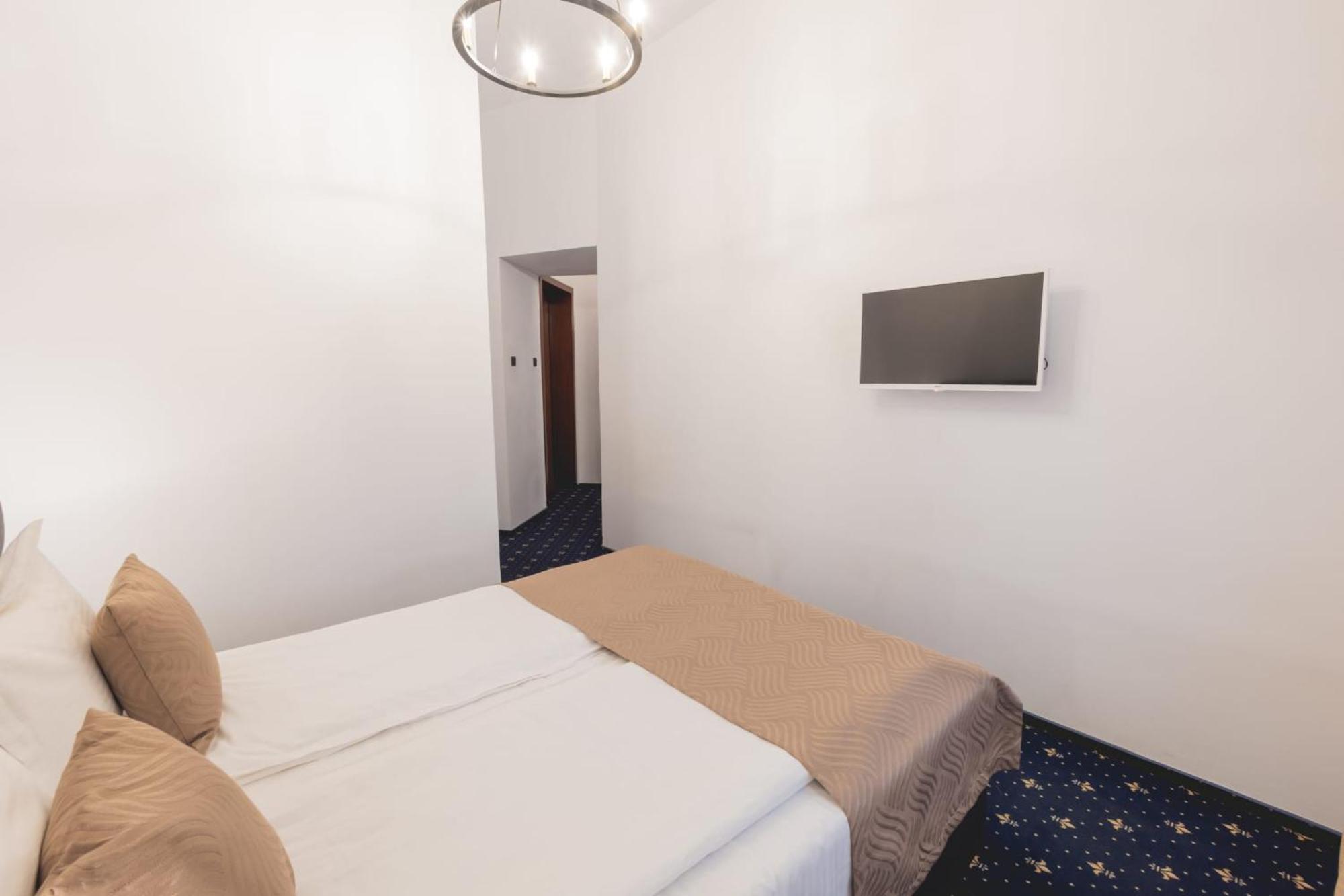 Hotel Carol - Vatra Dornei Εξωτερικό φωτογραφία