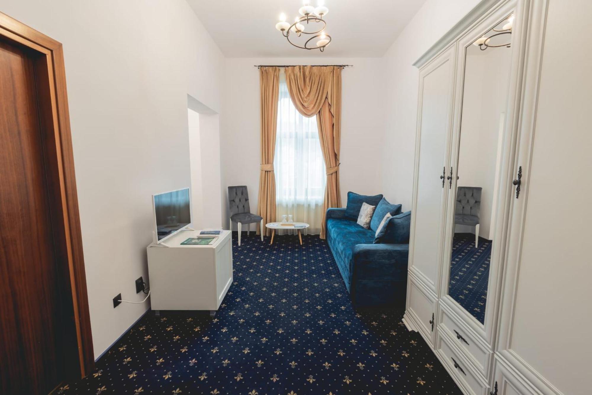 Hotel Carol - Vatra Dornei Εξωτερικό φωτογραφία