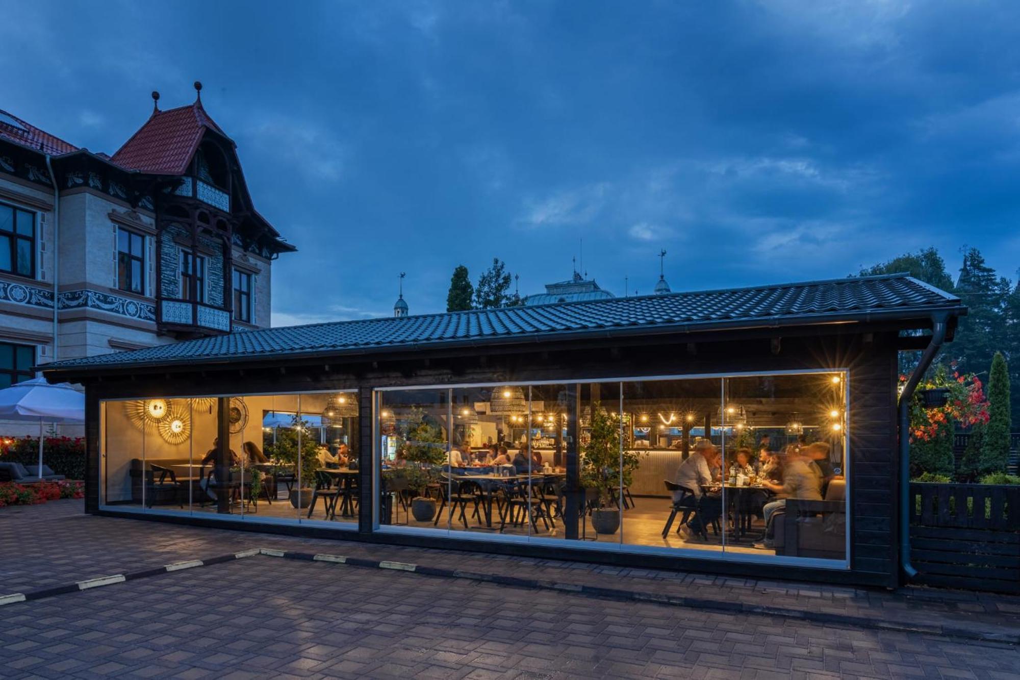 Hotel Carol - Vatra Dornei Εξωτερικό φωτογραφία