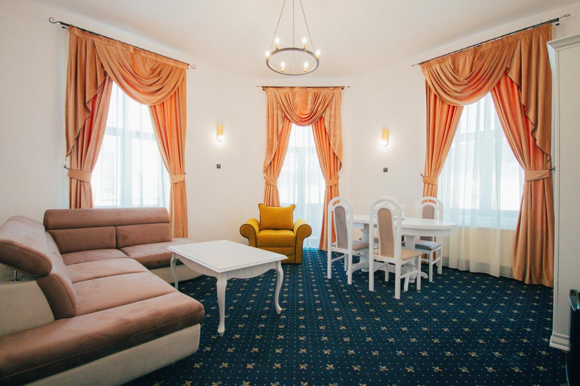 Hotel Carol - Vatra Dornei Εξωτερικό φωτογραφία