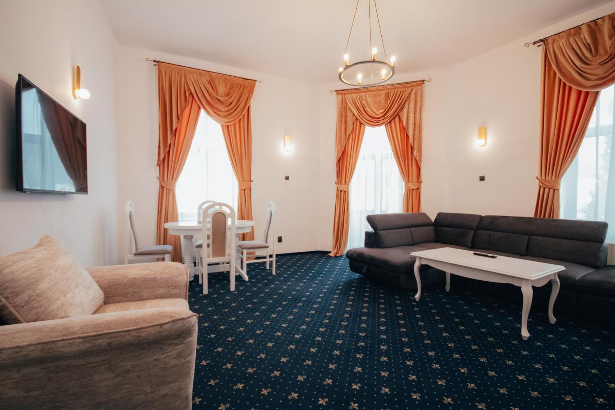 Hotel Carol - Vatra Dornei Εξωτερικό φωτογραφία