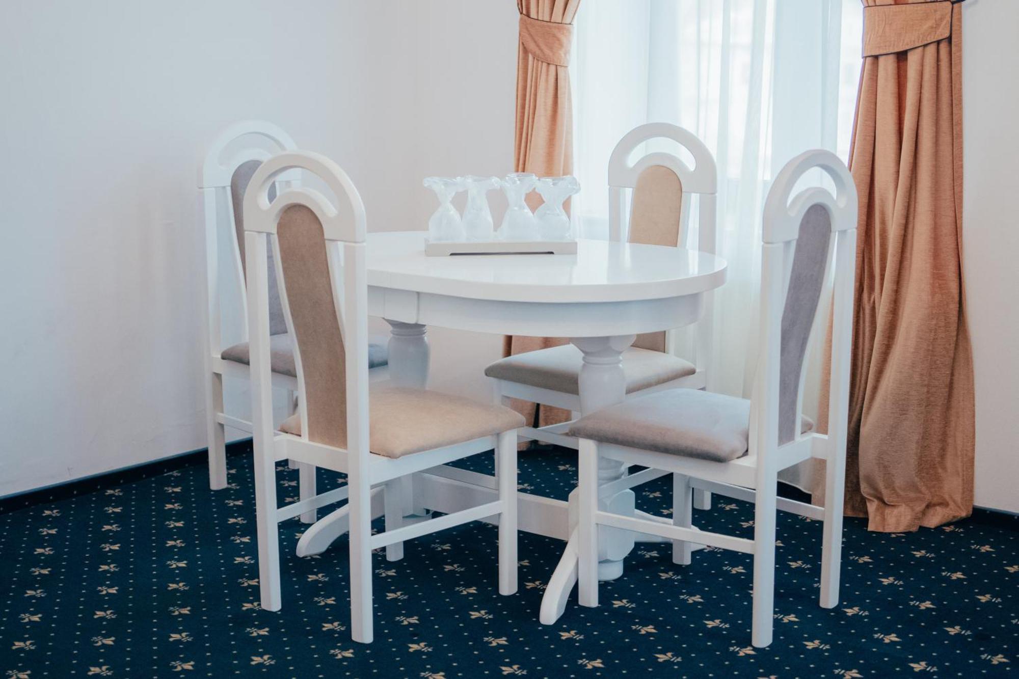 Hotel Carol - Vatra Dornei Εξωτερικό φωτογραφία